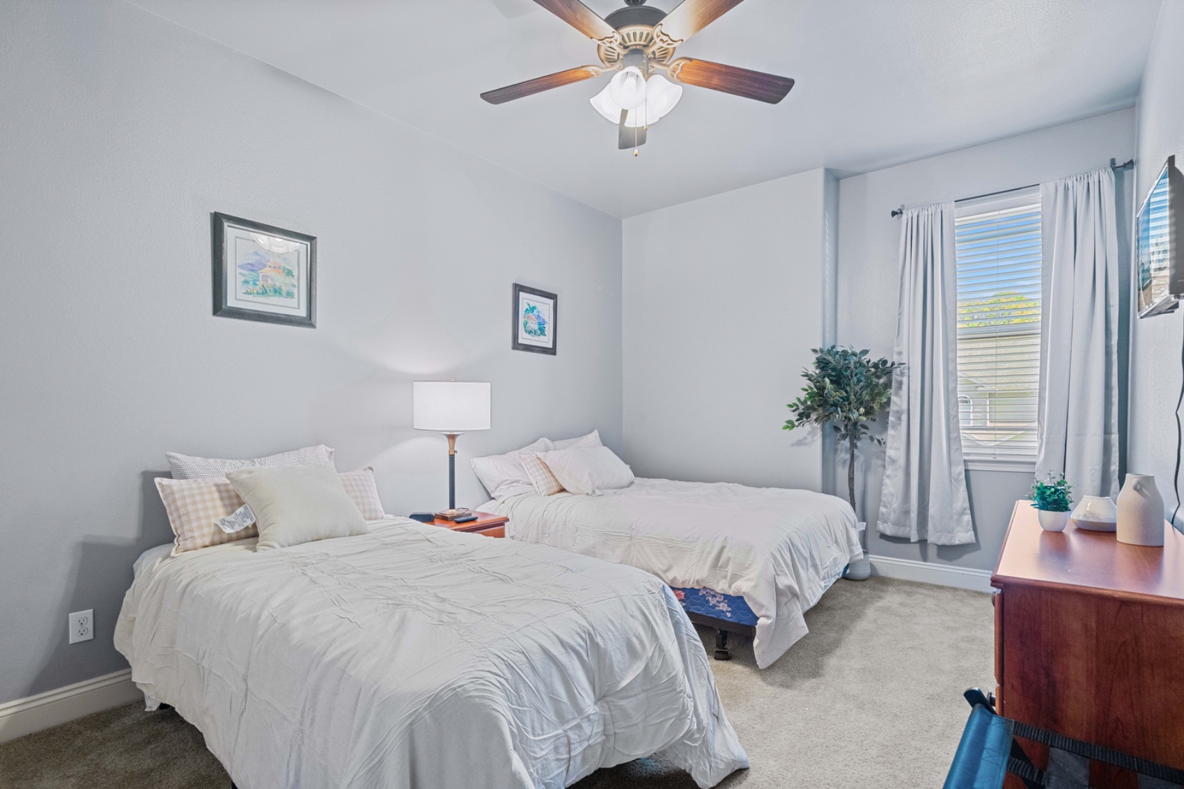 Sound Haven Townhome — guest bedroom